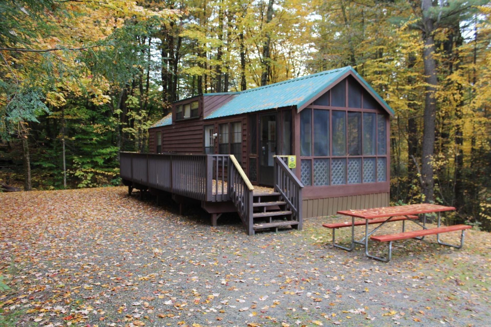 Вилла Jellystone Park Birchwood Acres Greenfield Park Экстерьер фото